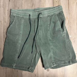 Zara Men's Green and Khaki Shorts